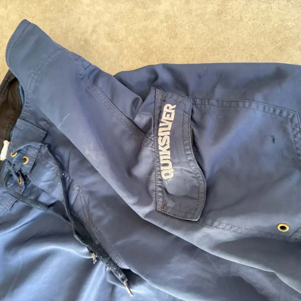 Vintage Y2K Quiksilver Men's Solid Navy Cargo Board Shorts